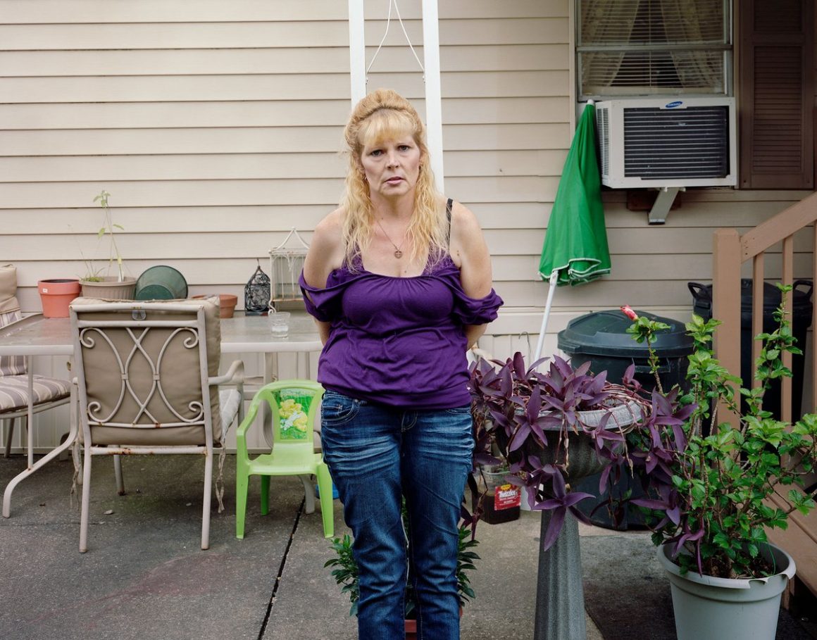 Lerrynn Hummel in purple top at side of Beverly and Jack Lemmon’s